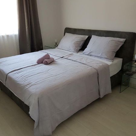 Apartmani Marella Donji Seget Exteriör bild