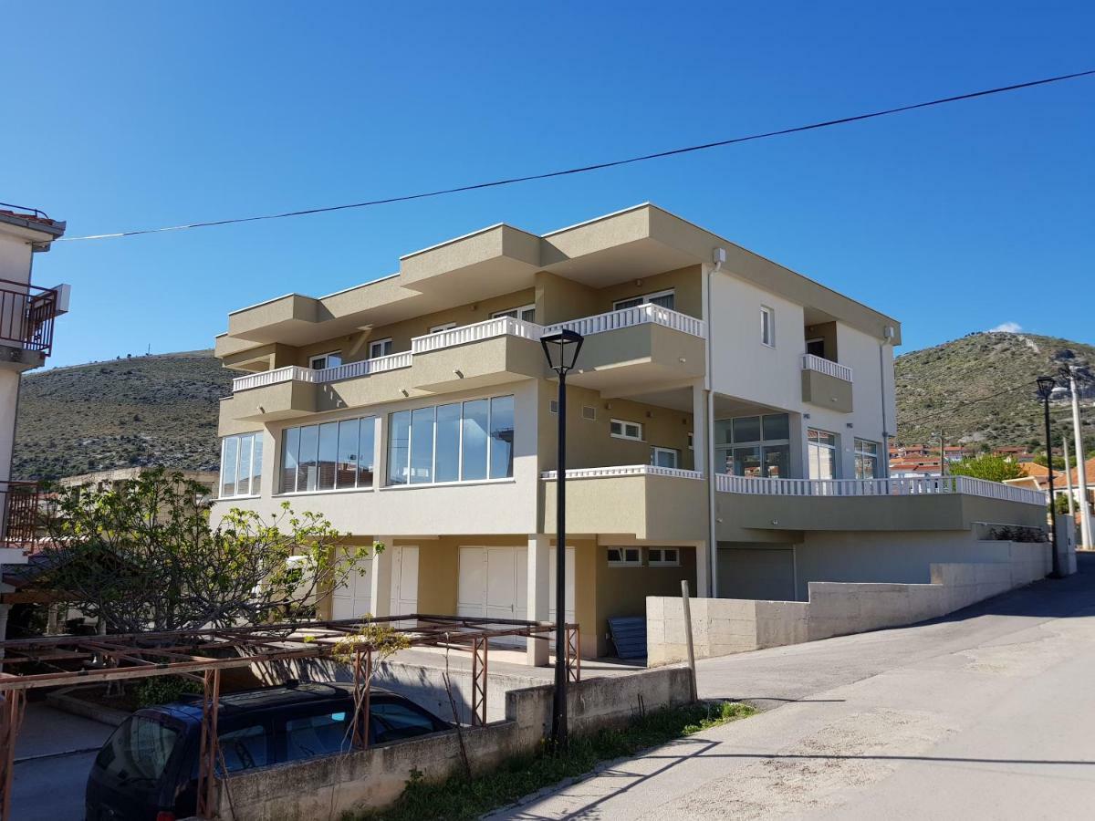 Apartmani Marella Donji Seget Exteriör bild