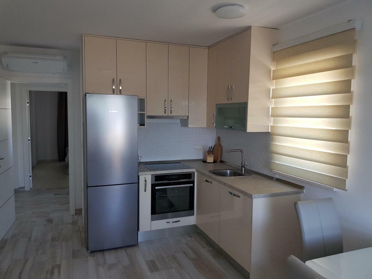 Apartmani Marella Donji Seget Exteriör bild