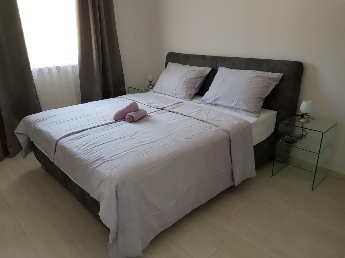 Apartmani Marella Donji Seget Exteriör bild