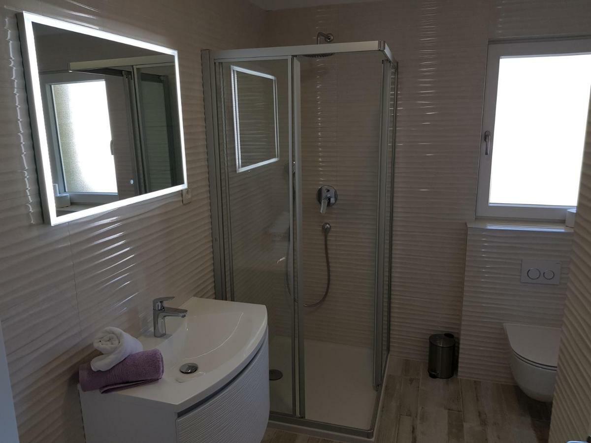 Apartmani Marella Donji Seget Exteriör bild