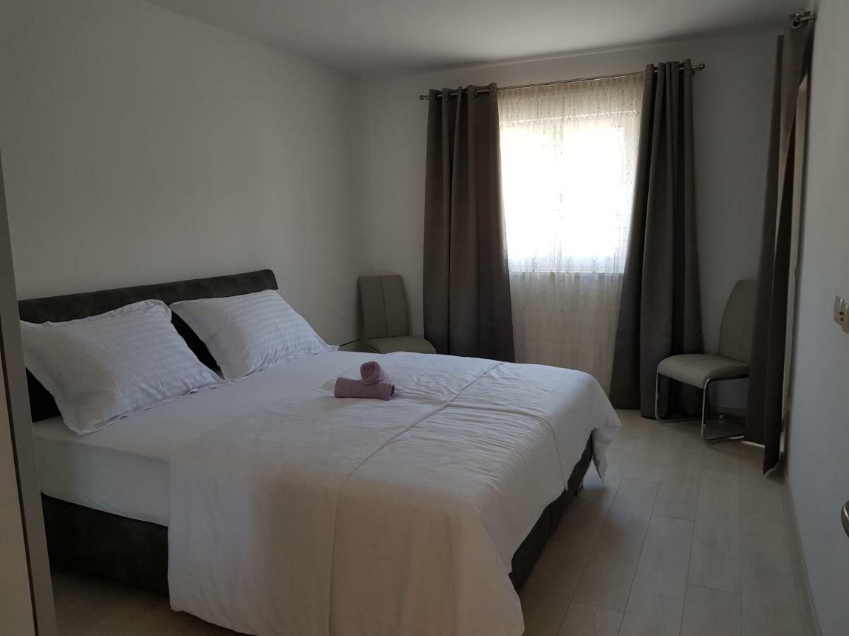 Apartmani Marella Donji Seget Exteriör bild