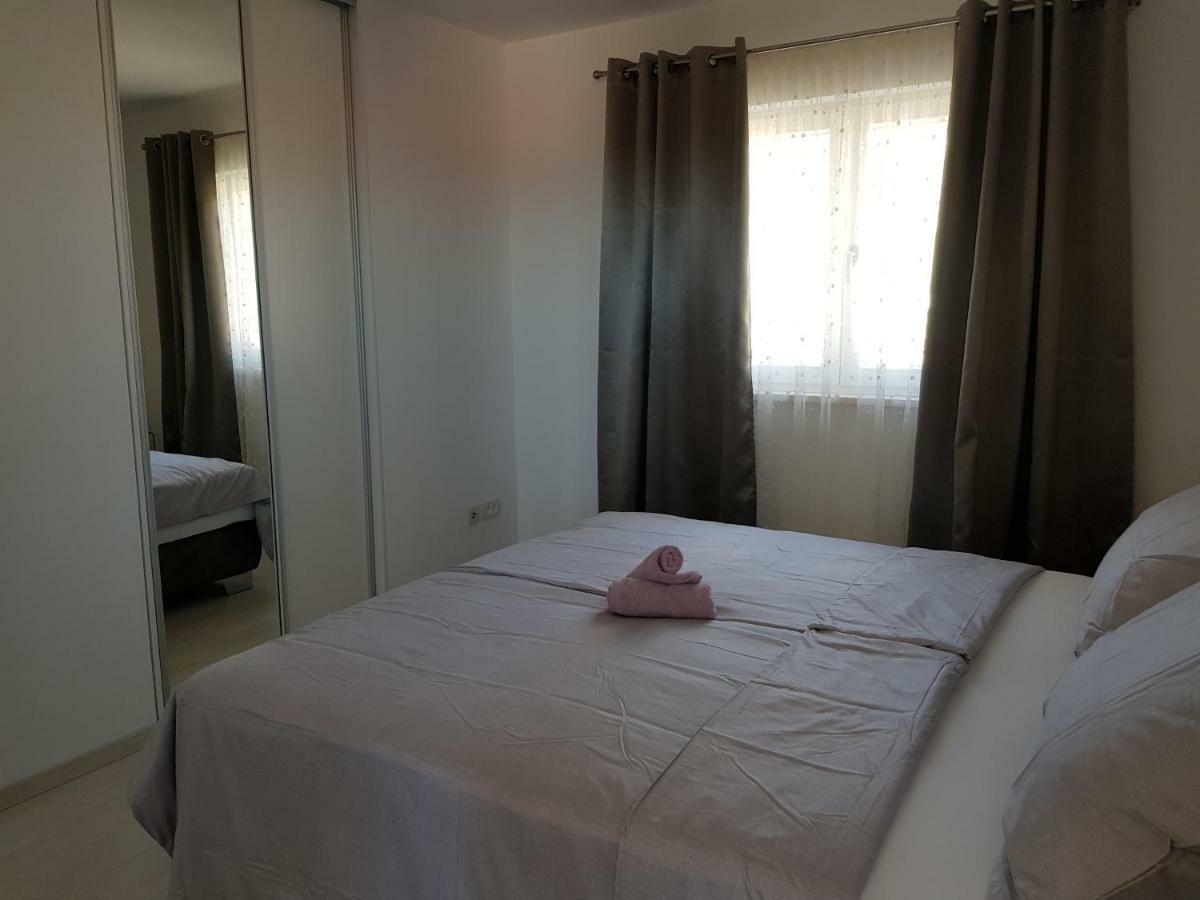 Apartmani Marella Donji Seget Exteriör bild