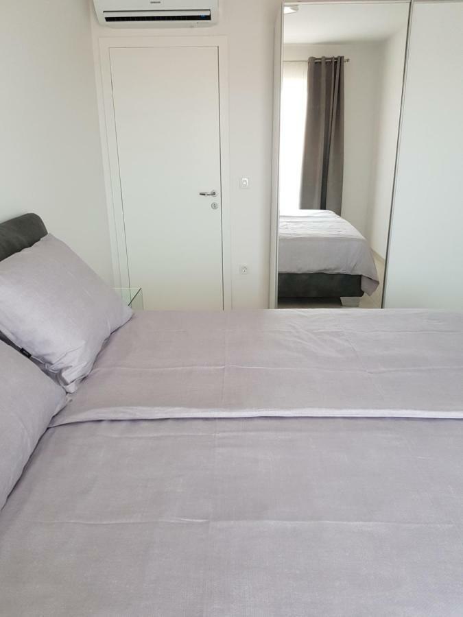 Apartmani Marella Donji Seget Exteriör bild