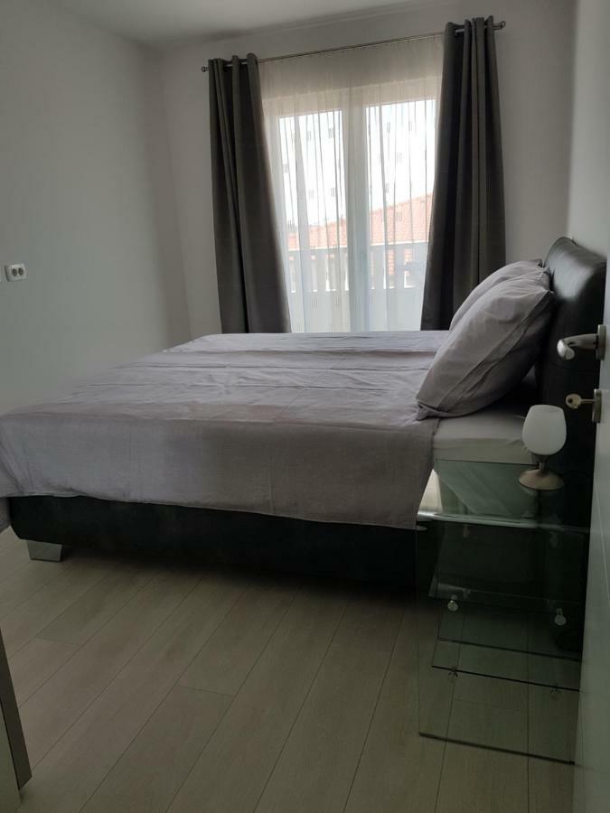 Apartmani Marella Donji Seget Exteriör bild